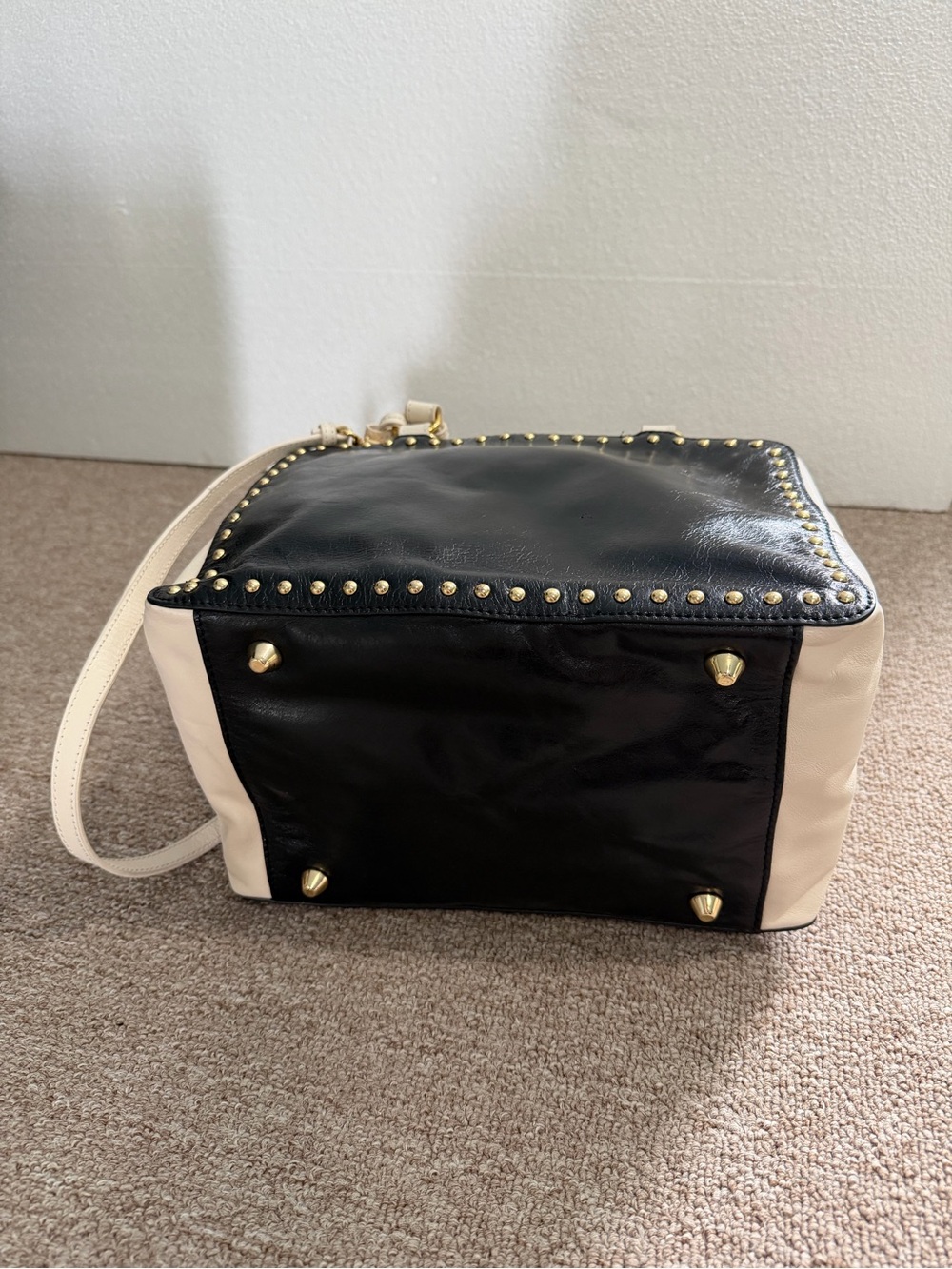 Authentic Badgley Mischka Nina Cube satchel/shoulder bag cream/black, EUC - Picture 5 of 10
